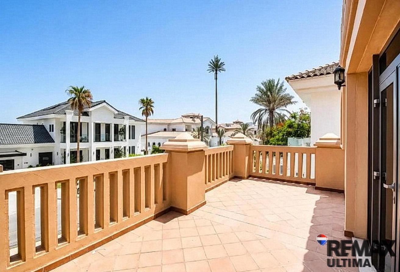 Luxury Redefined: Spacious Grand Foyer Garden Home photo 15