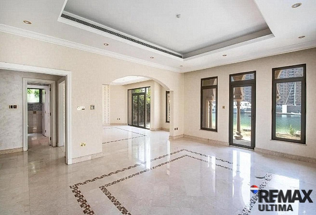 Luxury Redefined: Spacious Grand Foyer Garden Home photo 8