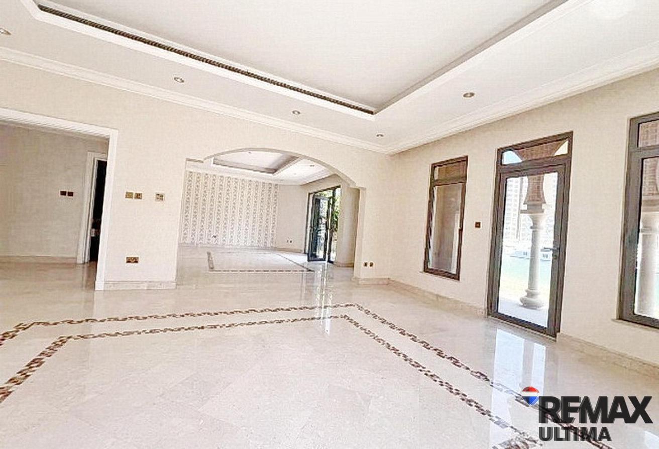 Luxury Redefined: Spacious Grand Foyer Garden Home photo 11