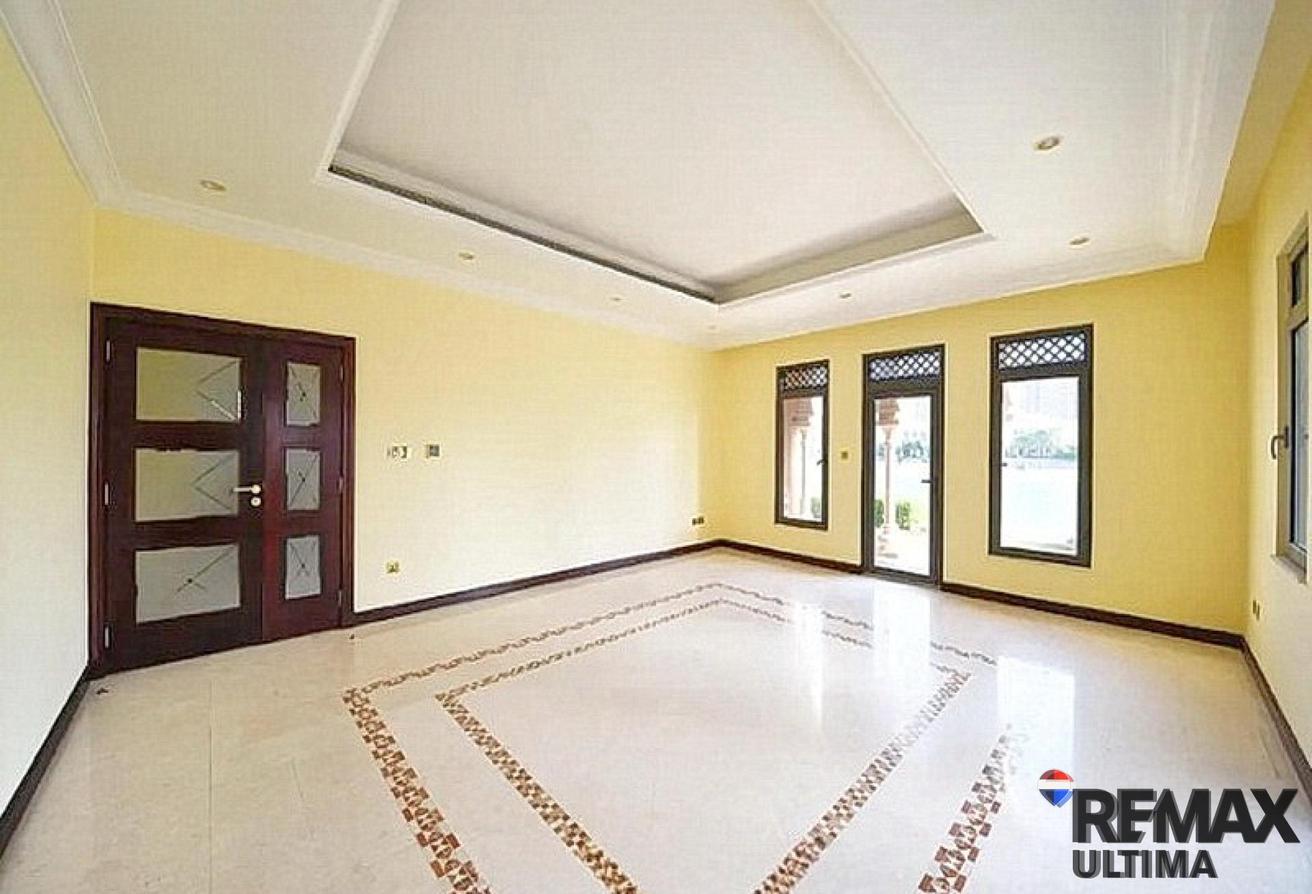 Luxury Redefined: Spacious Grand Foyer Garden Home photo 14