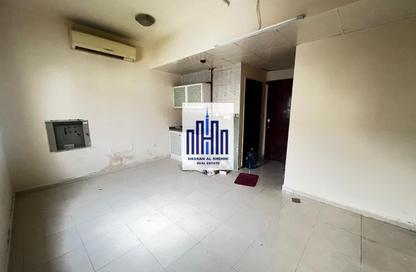 Apartment - Studio - 1 Bathroom for rent in Fire Station Road - Muwaileh - Sharjah Apartment - Studio - 1 Bathroom for rent in Fire Station Road - Muwaileh - Sharjah