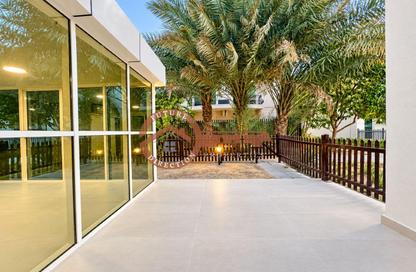 Townhouse - 3 - 4 for rent in Seashore - Rabdan - Abu Dhabi