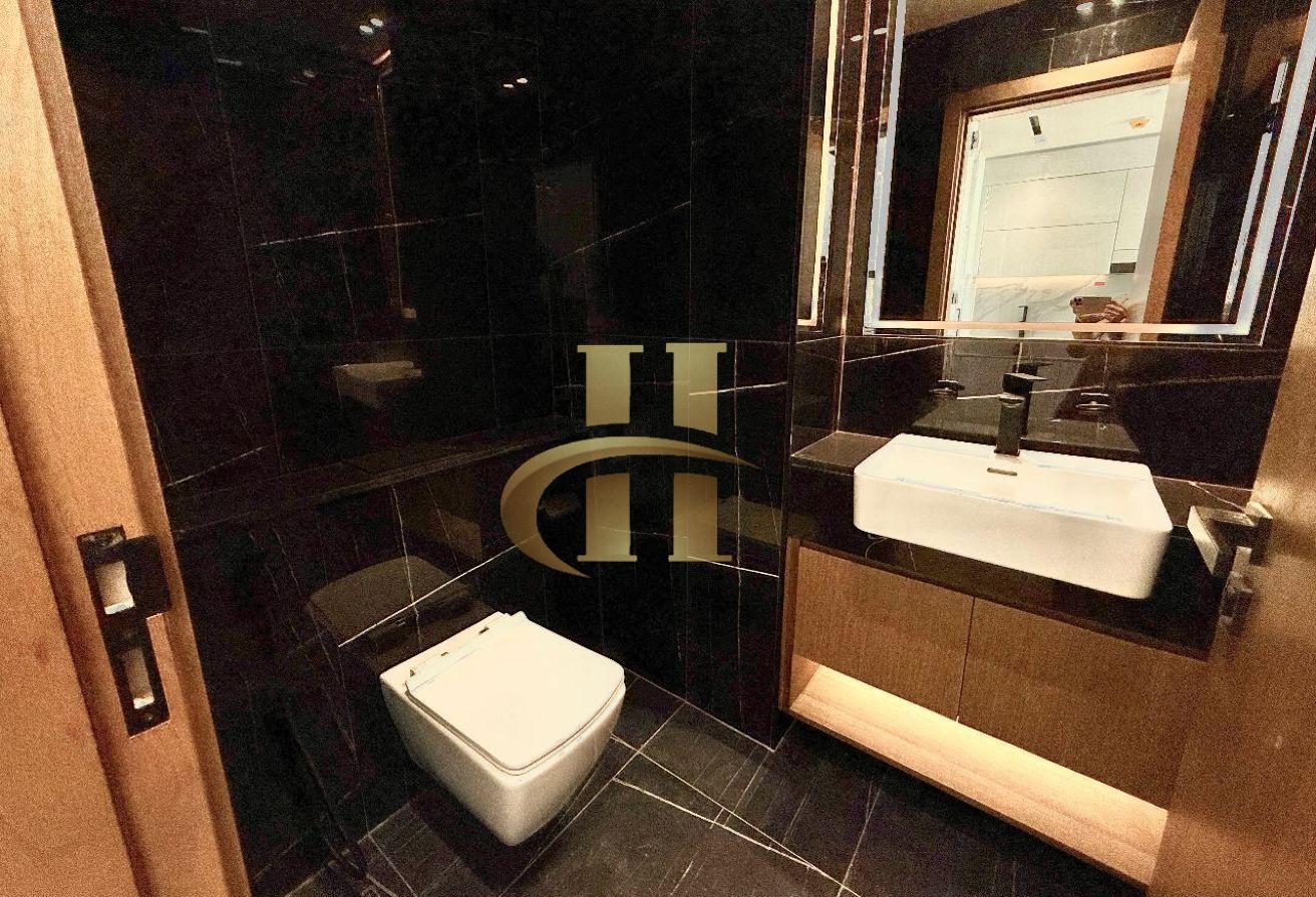 Hot Offer | Ready To Move | High Floor photo 13
