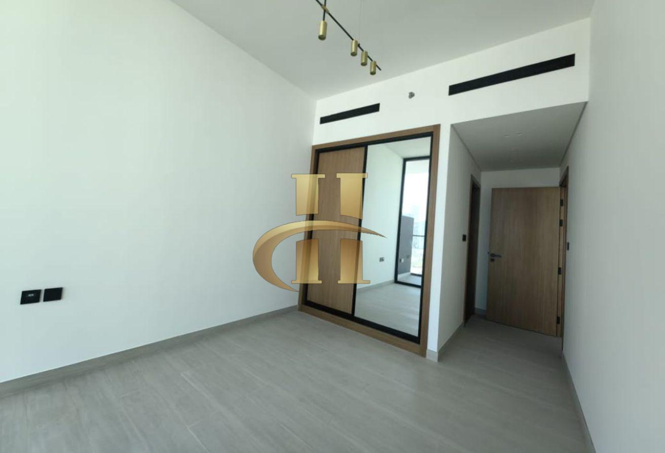Hot Offer | Ready To Move | High Floor photo 7