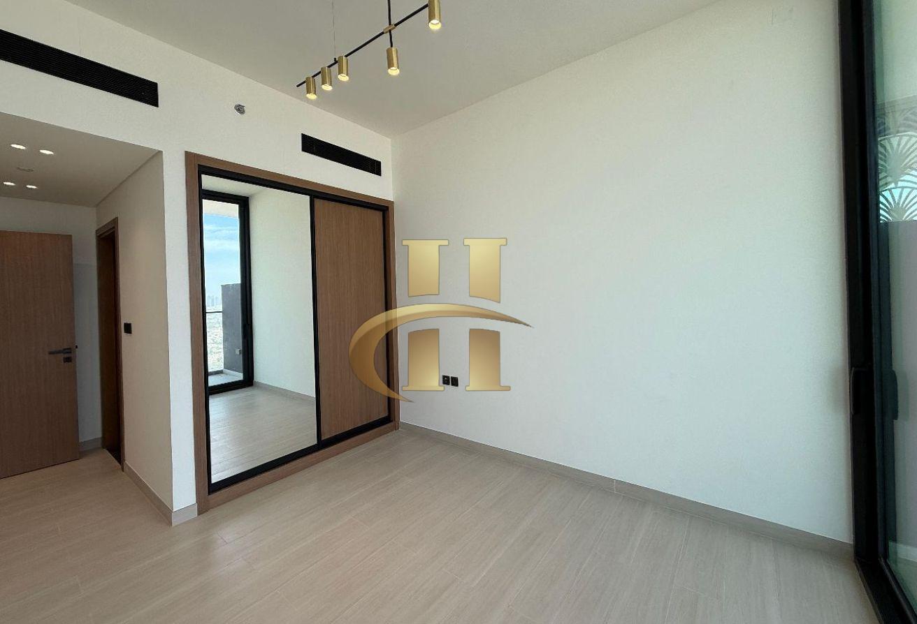 Hot Offer | Ready To Move | High Floor photo 12