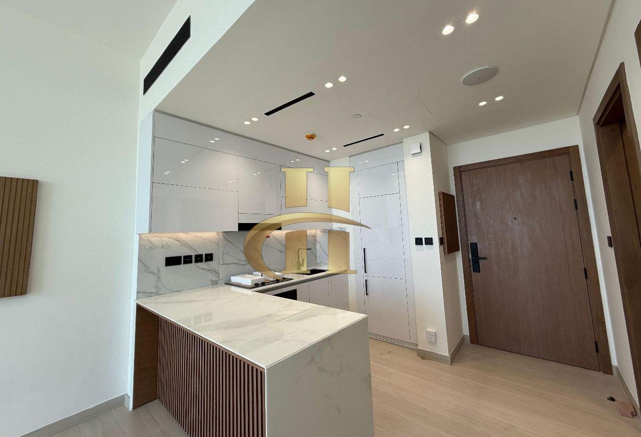 Hot Offer | Ready To Move | High Floor photo 10