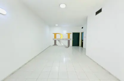 شقة - غرفة نوم - 2 حمامات للايجار في مبنى منخول - المنخول - بر دبي - دبي شقة - غرفة نوم - 2 حمامات للايجار في مبنى منخول - المنخول - بر دبي - دبي