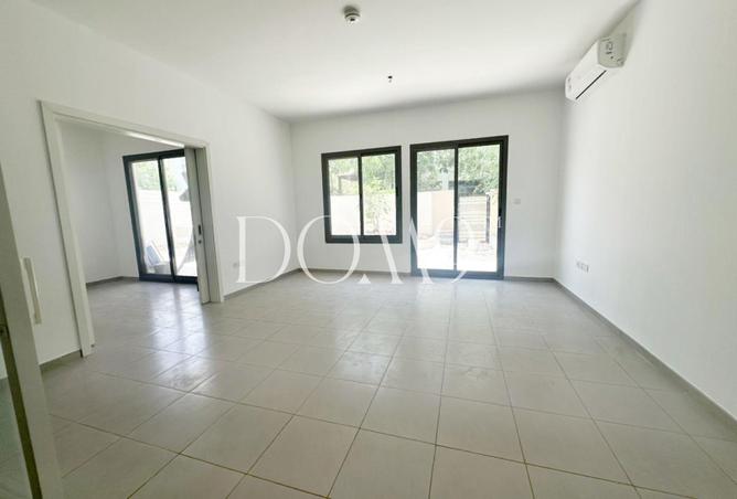 98710824 - Property Image 2