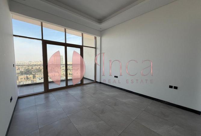 Bright | Great Location | Brand New