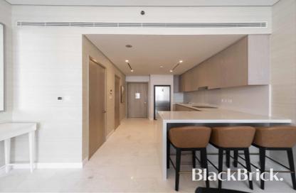 Apartment - 1 - 2 for rent in The Palm Tower - Palm Jumeirah - Dubai