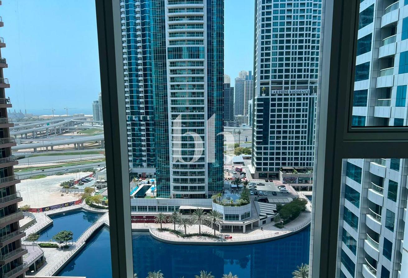 Studio | Mid Floor | Furnished photo 8