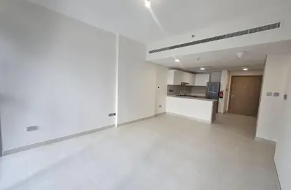 شقة - 2 غرف نوم - 2 حمامات للايجار في راديانت سكوير - مدينة الأضواء - جزيرة الريم - أبوظبي