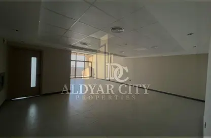 شقة - 2 غرف نوم - 3 حمامات للايجار في أورينت تاور 1 - أورينت تاور - البستان - عجمان شقة - 2 غرف نوم - 3 حمامات للايجار في أورينت تاور 1 - أورينت تاور - البستان - عجمان