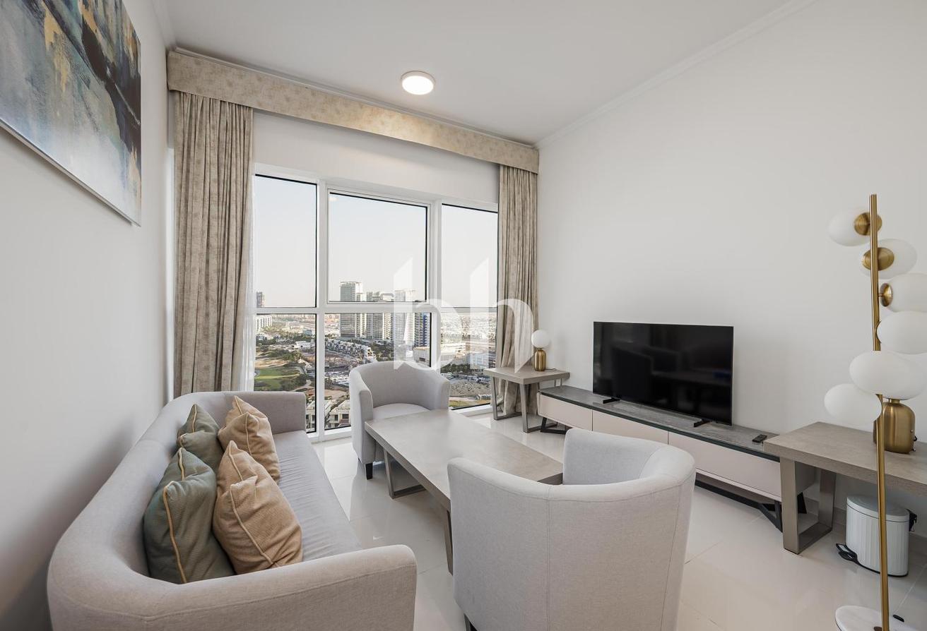 Furnished | High Floor | Golf Course View photo 3