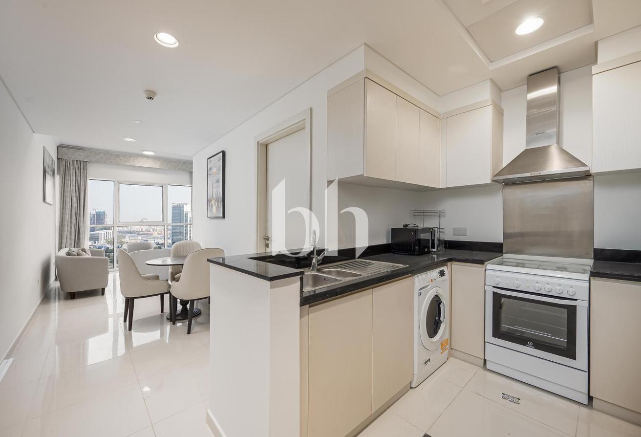 Furnished | High Floor | Golf Course View photo 6