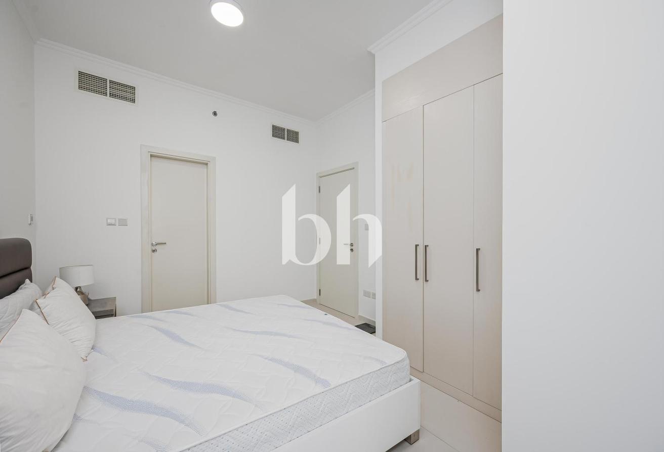 Furnished | High Floor | Golf Course View photo 9