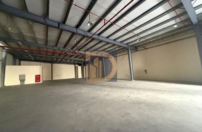 Warehouse - Studio - 2 for rent in Umm Al Thuoob - Umm Al Quwain