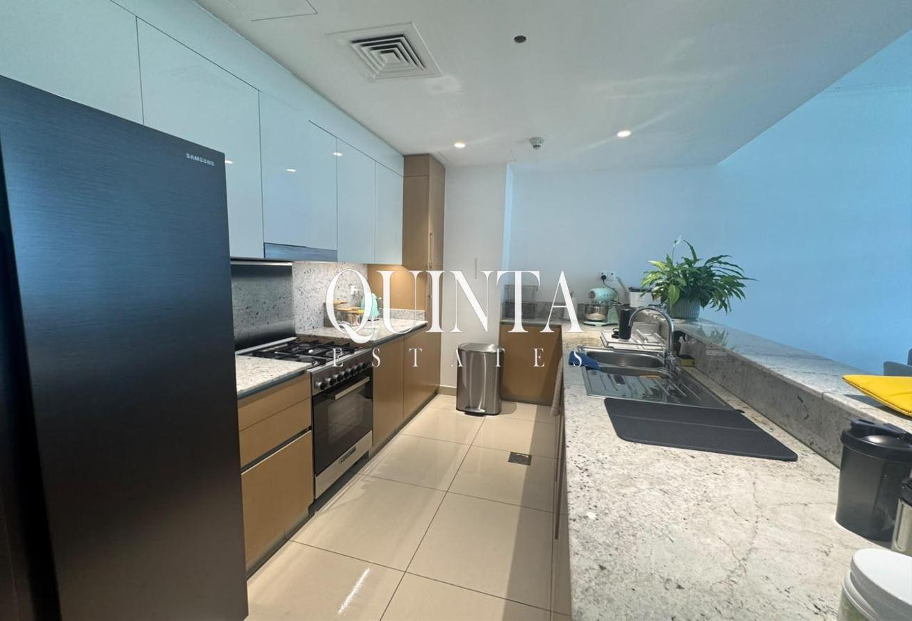 Spacious | Prime Location | Vacant photo 6