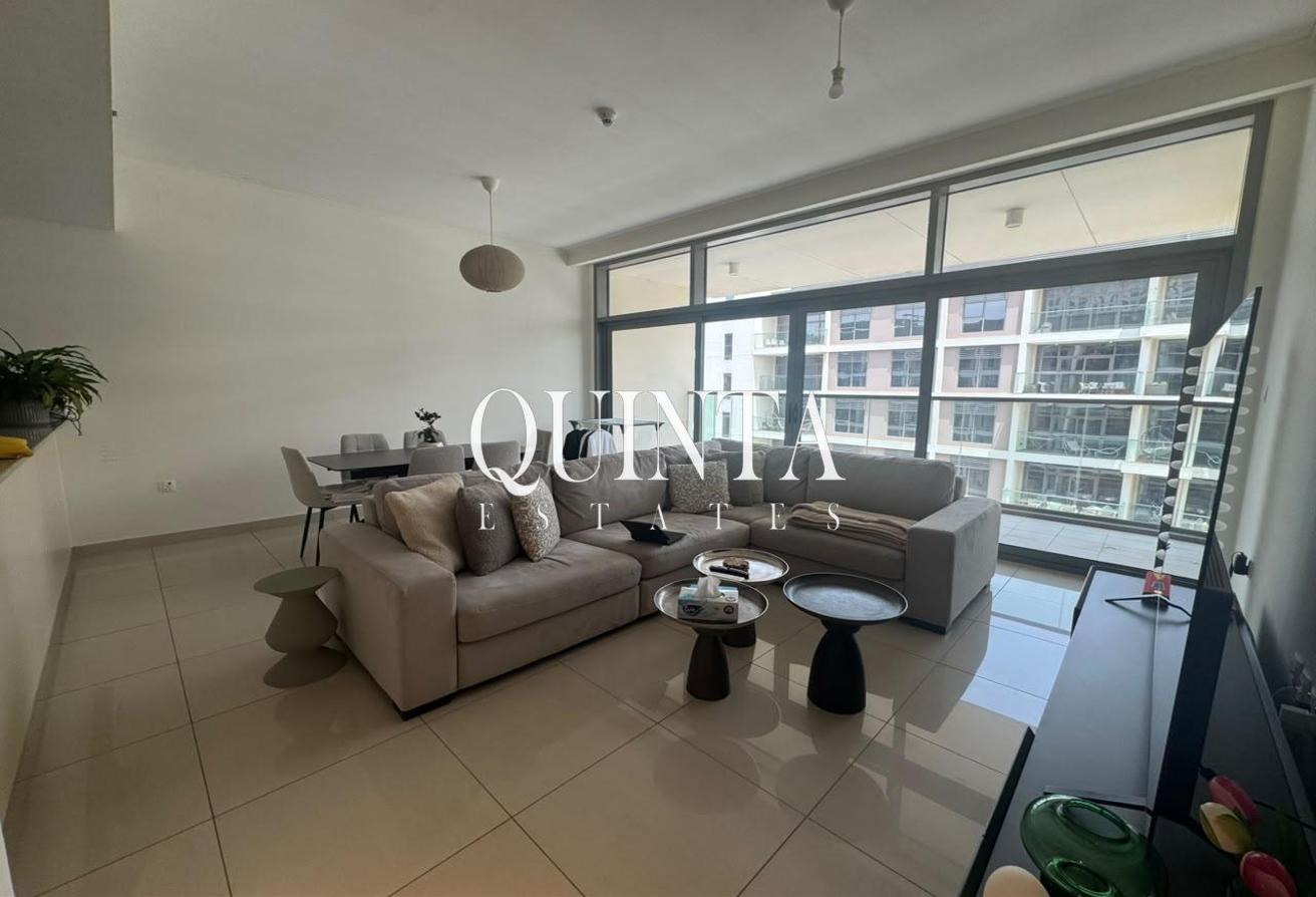 Spacious | Prime Location | Vacant photo 4