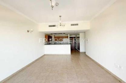 Apartment - 2 - 3 for rent in Golf View Residence - Dubai Sports City - Dubai
