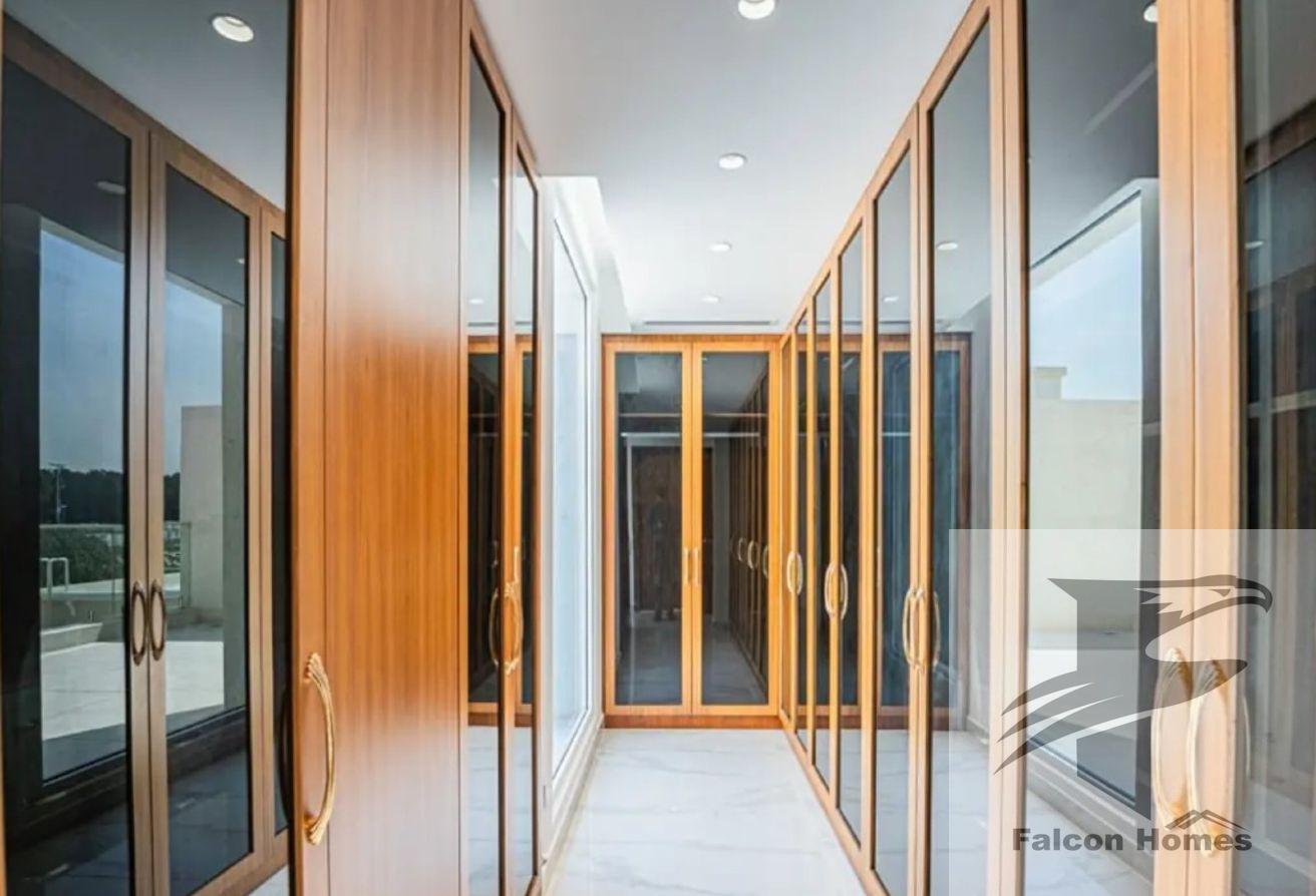 Modern Finish | 5BR Villa | Pool Lift | Sea View photo 17