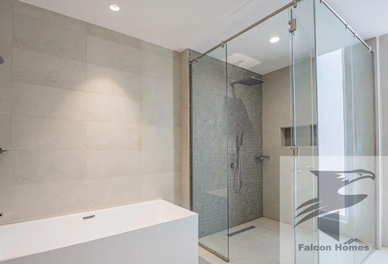Modern Finish | 5BR Villa | Pool Lift | Sea View photo 20