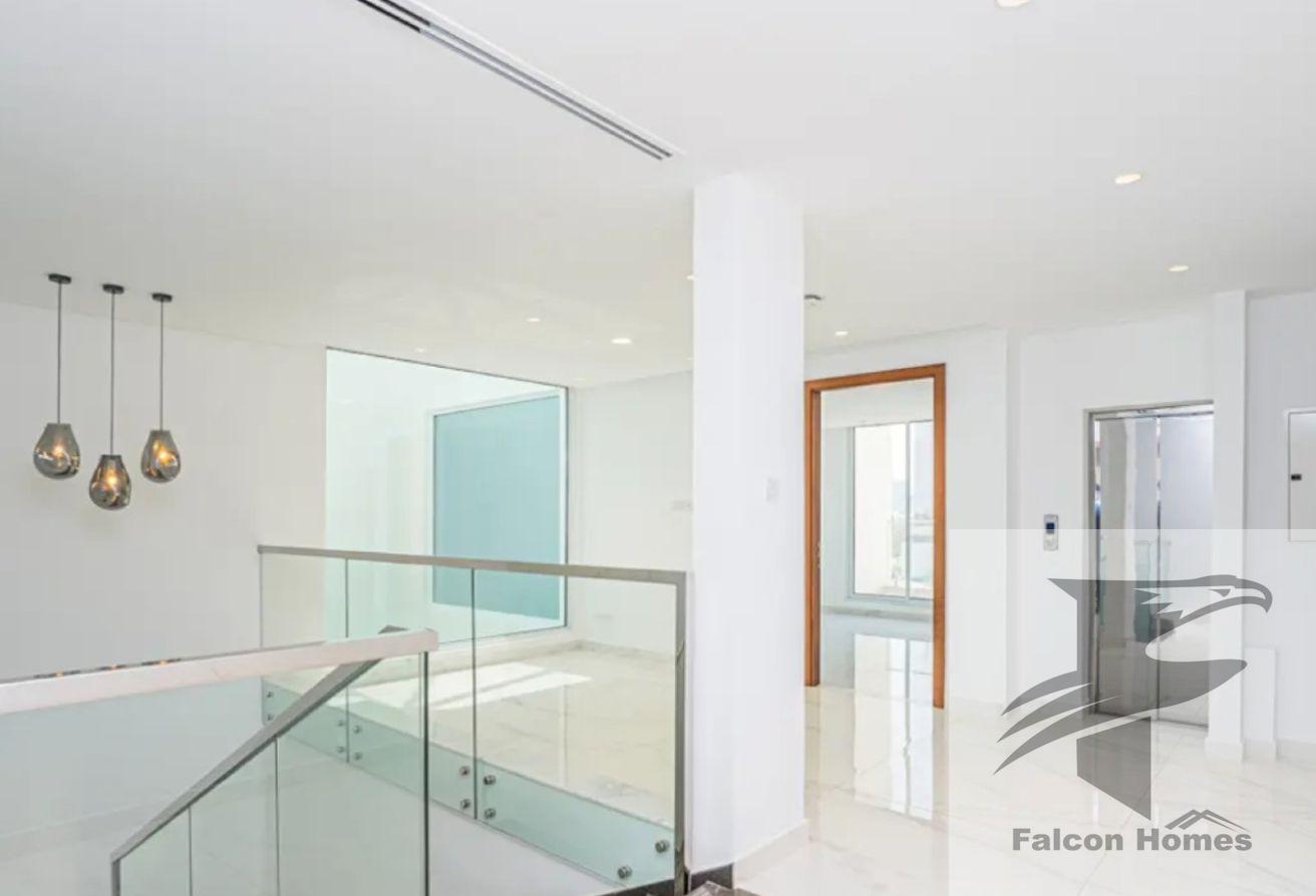 Modern Finish | 5BR Villa | Pool Lift | Sea View photo 15