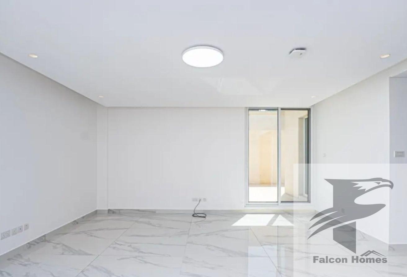 Modern Finish | 5BR Villa | Pool Lift | Sea View photo 9