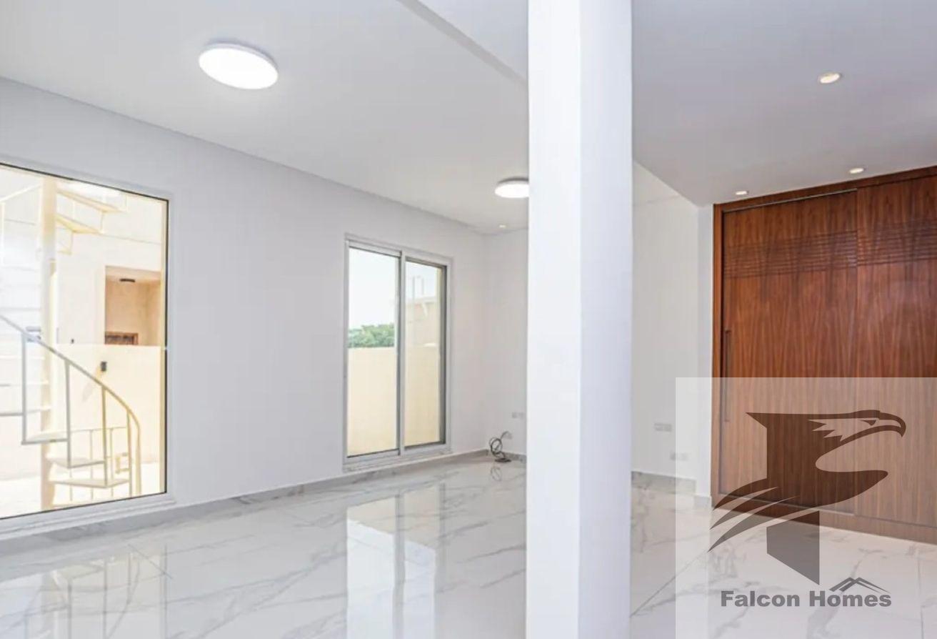 Modern Finish | 5BR Villa | Pool Lift | Sea View photo 8