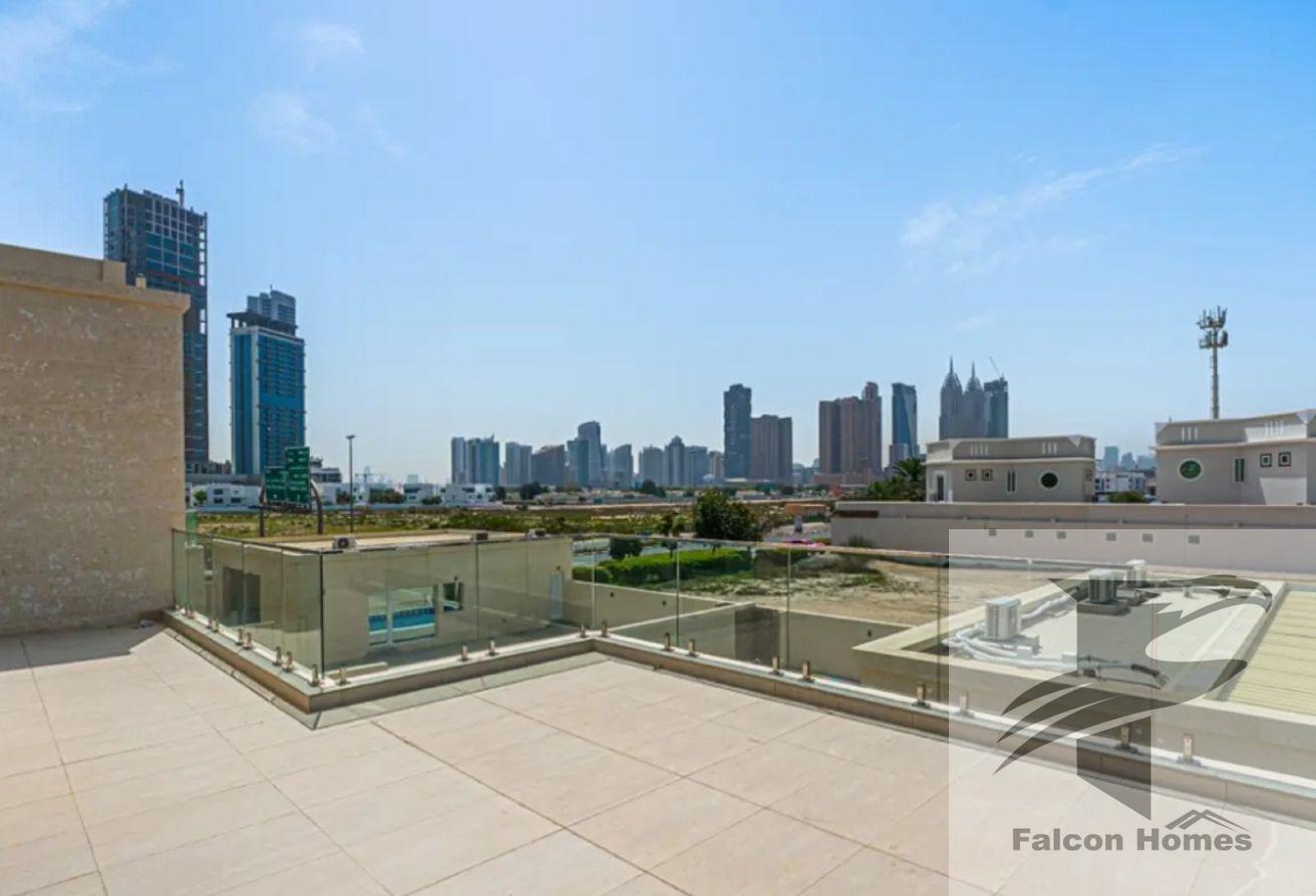 Modern Finish | 5BR Villa | Pool Lift | Sea View photo 3