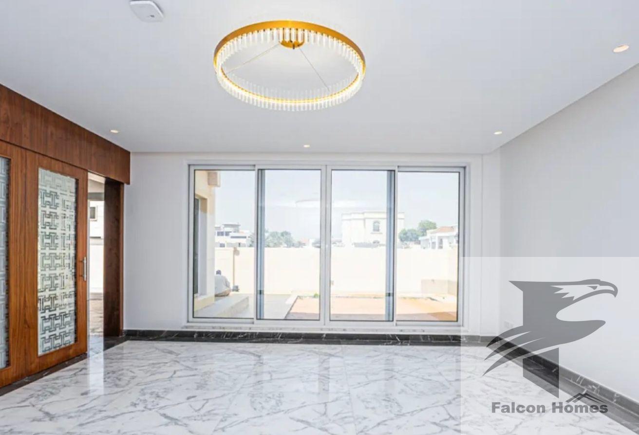 Modern Finish | 5BR Villa | Pool Lift | Sea View photo 10