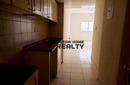 Apartment - Studio - 1 Bathroom for rent in Al Khan 9 building - Al Khan - Sharjah