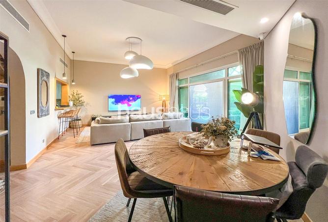 Upgraded | Furnished & Unfurnished | Beach access