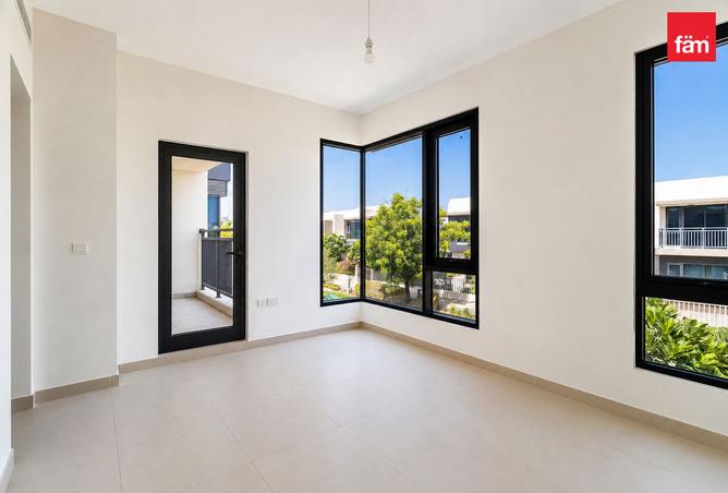 Large Plot | Green Belt | With Maids Room photo 2