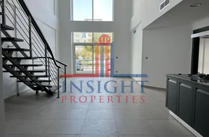 شقة - 2 غرف نوم - 3 حمامات للايجار في لوفت غرب - تلال الجميرا - جزر الجميرا - دبي