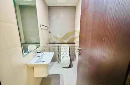 Apartment - 1 Bedroom - 2 Bathrooms for rent in Jumeirah Garden City - Al Satwa - Dubai