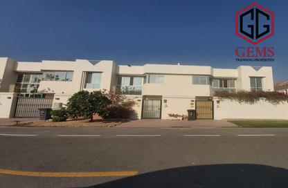 Villa - 4 Bedrooms - 5 Bathrooms for rent in Umm Suqeim 1 Villas - Umm Suqeim 1 - Umm Suqeim - Dubai