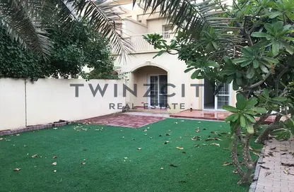 فيلا - 3 غرف نوم - 2 حمامات للايجار في الينابيع1 - الينابيع - دبي