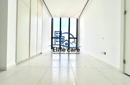 Apartment - 2 Bedrooms - 3 Bathrooms for rent in Burj Mohammed Bin Rashid at WTC - Corniche Road - Abu Dhabi