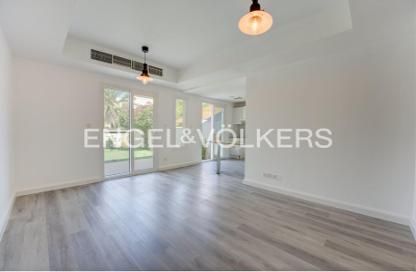 Villa - 2 Bedrooms - 3 Bathrooms for rent in Springs 15 - The Springs - Dubai Villa - 2 Bedrooms - 3 Bathrooms for rent in Springs 15 - The Springs - Dubai