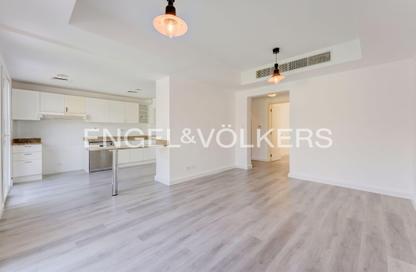 Villa - 2 Bedrooms - 3 Bathrooms for rent in Springs 15 - The Springs - Dubai Villa - 2 Bedrooms - 3 Bathrooms for rent in Springs 15 - The Springs - Dubai