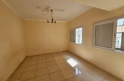شقة - غرفة نوم - 1 حمام للايجار في المحطة - القاسمية - الشارقة