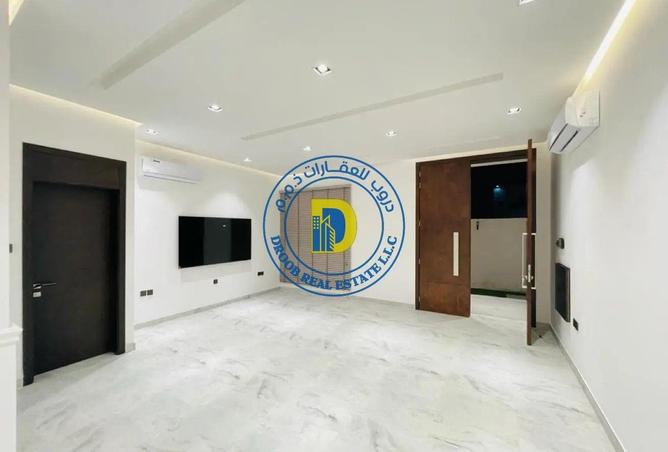 82353086 - Property Image 3