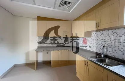 دوبلكس - 3 غرف نوم - 3 حمامات للايجار في سوق الورسان - المدينة العالمية - دبي