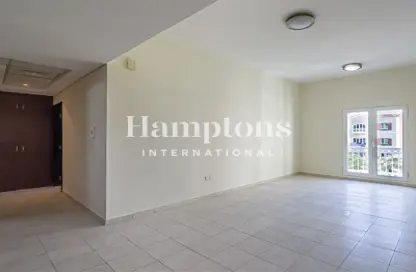 شقة - غرفة نوم - 2 حمامات للبيع في بناية  38إلى107 - طراز البحر المتوسط - ديسكفري جاردنز - دبي