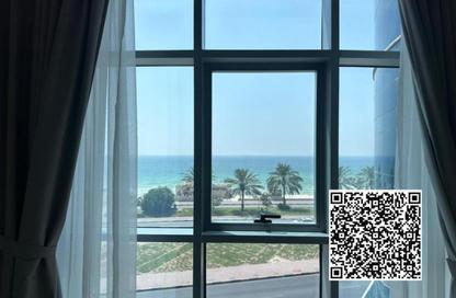 شقة - غرفة نوم - 2 حمامات للايجار في مساكن كورنيش عجمان - طريق كورنيش عجمان - عجمان