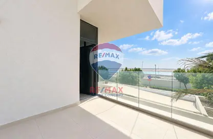 Villa - 4 Bedrooms - 7 Bathrooms for rent in West Yas - Yas Island - Abu Dhabi