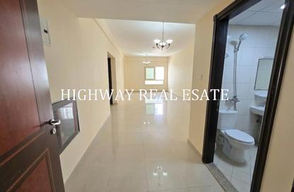 Apartment - 1 Bedroom - 2 Bathrooms for rent in Muwaileh 29 Building - Muwaileh - Sharjah