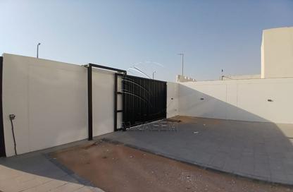 فيلا - 6 غرف نوم - 8 حمامات للايجار في مدينة الرياض - أبوظبي