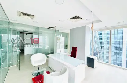 مكتب - 3 غرف نوم - 1 حمام للايجار في القمة - الخليج التجاري - دبي